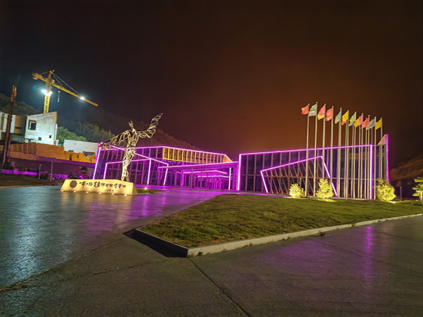 城市亮化是现代城市建设的重要组成部分，它不仅可以美化城市的夜景，还能提升城市的整体形象。随着科技的不断进步，城市亮化也得到了更多的关注和创新。本文将介绍一些关于城市亮化的创意和技术，帮助读者了解玉门城市亮化的重要性以及如何进行玉门城市亮化的规划和实施。